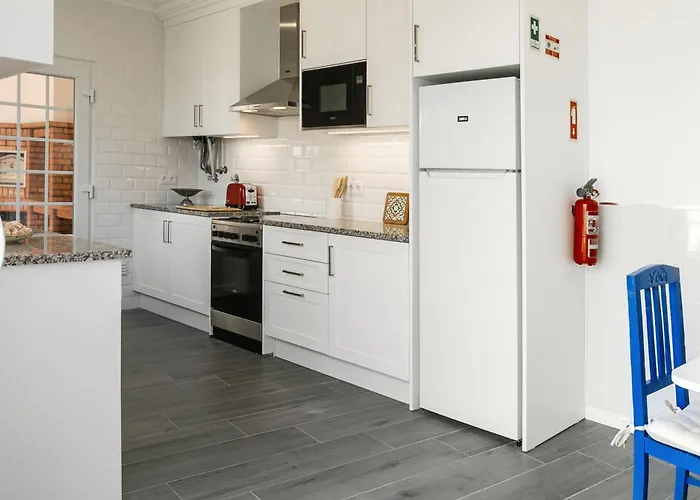 Casa Avos Felix Lopes بيت للعطل *